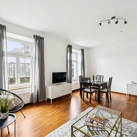 شقة Altbau Flair 75m2 - Panorama - Geraeumiges Gutshaus Bookhagen باساو